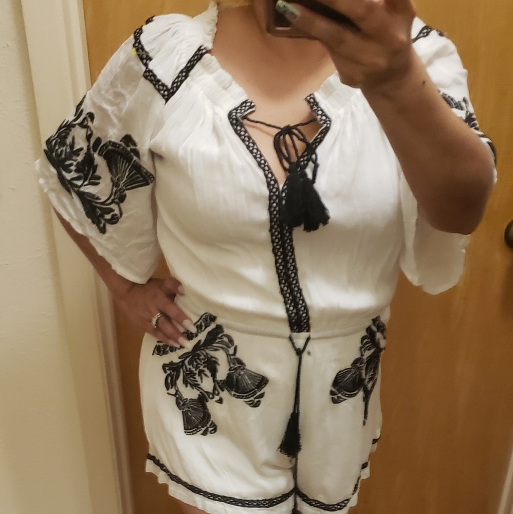 Selfie Leslie Romper